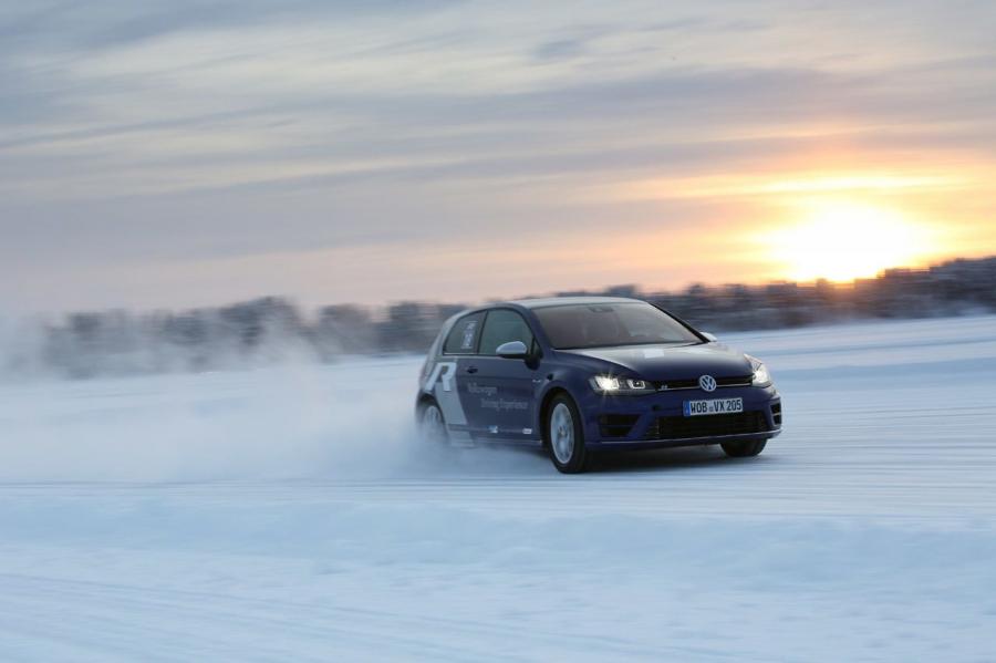  Volkswagen Golf R 5-Door 2013 года  (фото 57 из 100)